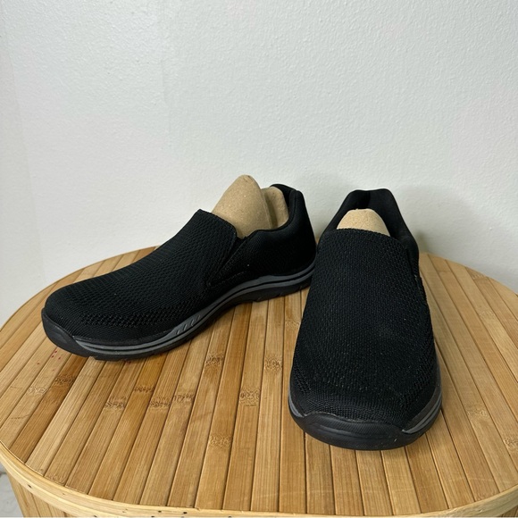Skechers Black Men's Relaxed Fit Memory Foam Size 10 - Picture 1 of 10